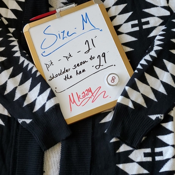 XTAREN Oversize Aztec style print black and white open front cardigan Med. - Picture 4 of 5